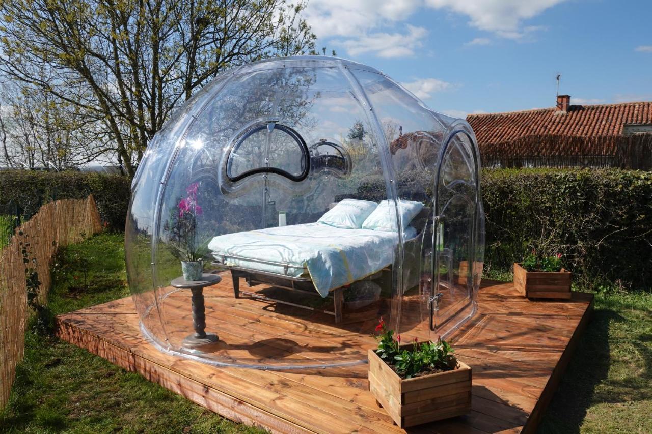Gite 4 Etoiles Avec Hebergement Insolite - 10 Personnes Foussais Exteriér fotografie